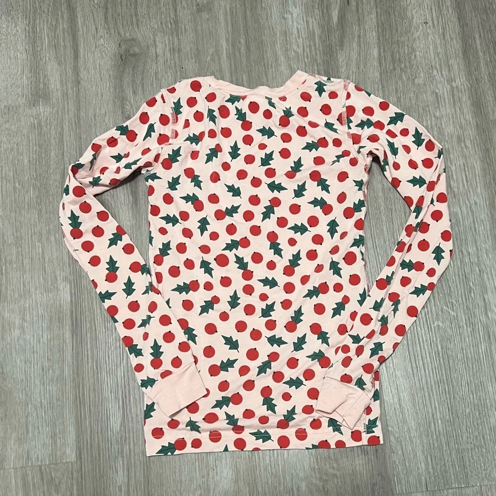 Hanna Andersson Light Pink‎ Pajama Top w/ Holly Berry details girls size 10